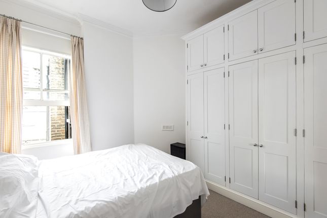 Flat to rent in Cremorne Road, London