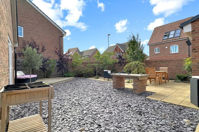 10, Marigold Way, Newark photo 3