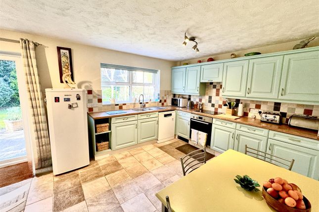 9, Beaumaris Gardens, Southampton photo 2