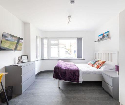 Shared accommodation to rent in Dorset Avenue, Hayes