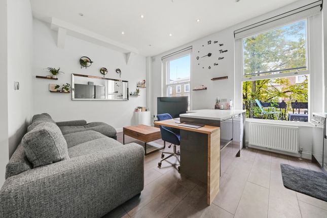 Thumbnail Flat to rent in Goldney Road, London
