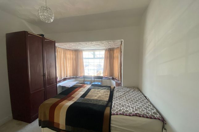 Thumbnail Room to rent in Park Avenue, Southall
