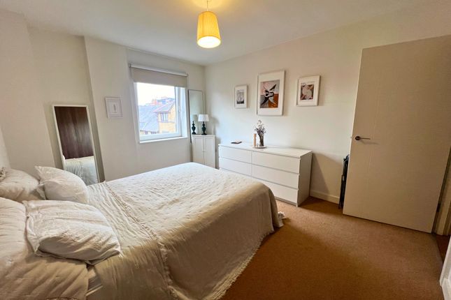 Thumbnail Flat to rent in 1 Bed At Forge Square, London