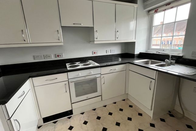 36 Betjeman Court, Cockfosters Road, Herts. photo 4