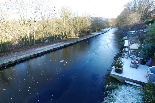 12, Town Street, Rodley photo 3