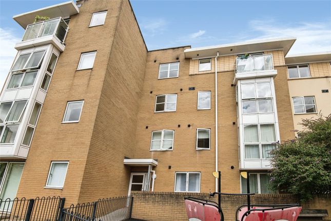 2-bed flat on 47, Richmond Court, Devon, £170,000