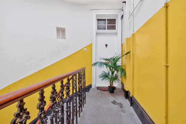 3/1, 6, Nithsdale Road, GLASGOW photo 2