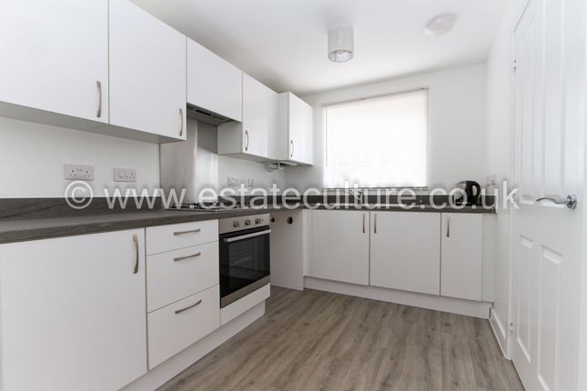 15 John Barrett Way, Coventry photo 2