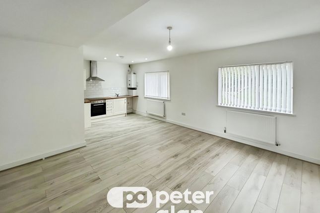 Flat 17, Merthyr Tydfil photo 4
