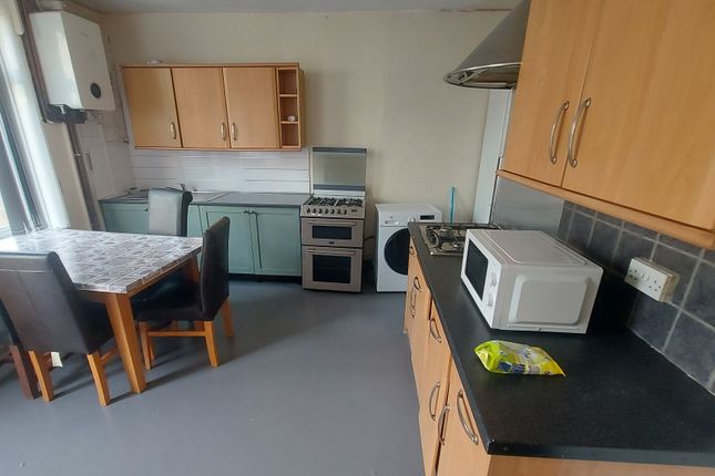 1 Blamires Street, Bradford photo 2
