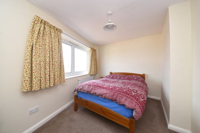 Flat for sale in High Road, East Finchley