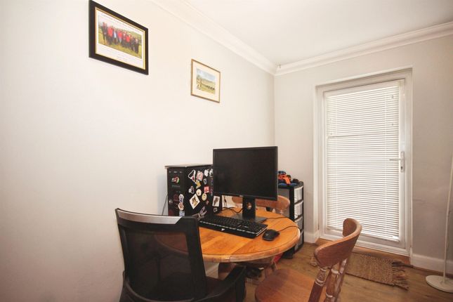 3, Trent Place, Warwick photo 4