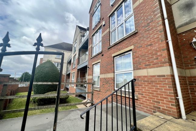 Flat for sale in Astoria Court, Roundhay Road, Leeds