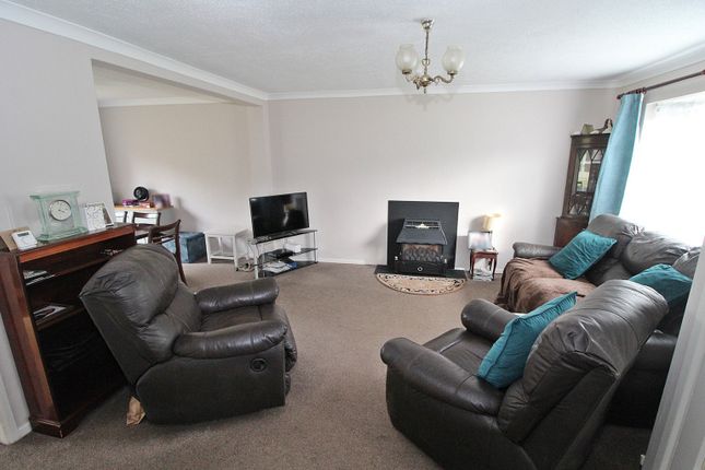 18 Osprey Road, Flitwick, Bedfordshire photo 3