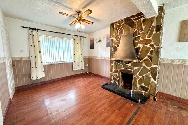 32, Sycamore Road, Wednesbury photo 3