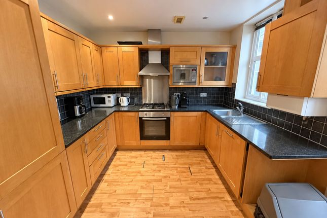 Drake Court, Borough photo 3