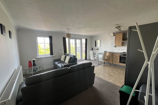 19 Beaumont Court, Elphins Drive, Wilderspool Park, Warrington photo 2