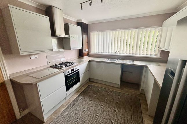 26, Glyncollen Drive, Swansea photo 3