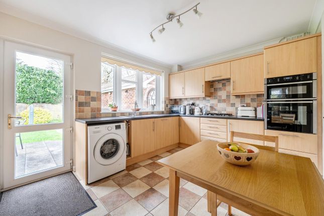 18, Hocombe Drive, Chandler's Ford photo 3