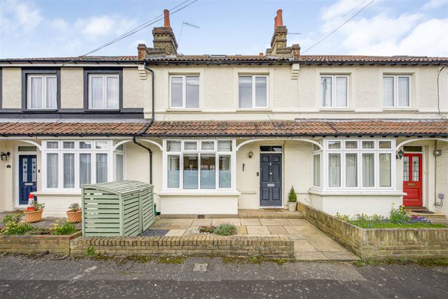 Thumbnail Terraced house for sale in Weston Park Close, Thames Ditton