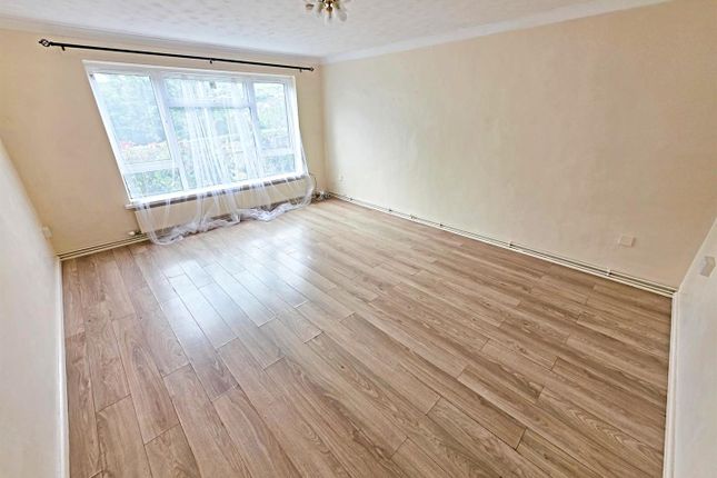 15, Graig-Yr-Helfa Road, Pontypridd photo 5