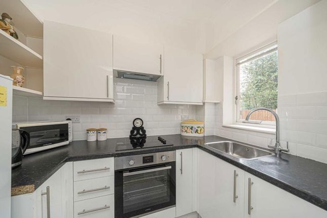1, Staines Road East, Sunbury-on-Thames photo 3