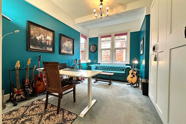Flat for sale in Milnthorpe Road, Eastbourne, East Sussex
