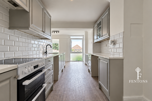 42, Columbine Gardens, Walton On The Naze photo 2
