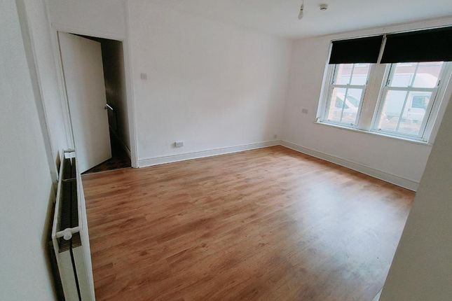Flat 1, 68, Chesterfield, Greenfield Road, Colwyn Bay photo 5