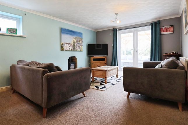 68, Churchfields, Barry photo 2