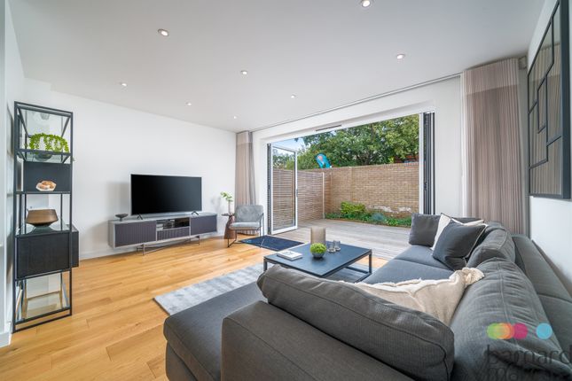 Terraced house for sale in Oak Grove, Muswell Hill, London