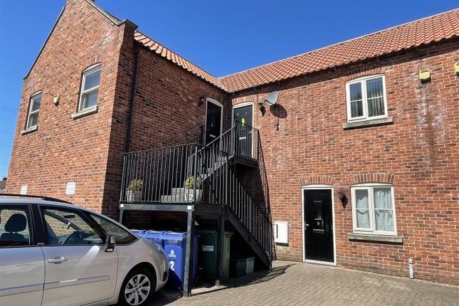 Thumbnail Flat to rent in Waverley Court, Thorne, Doncaster