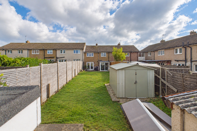 35 Argyle Avenue, Aylesbury photo 4