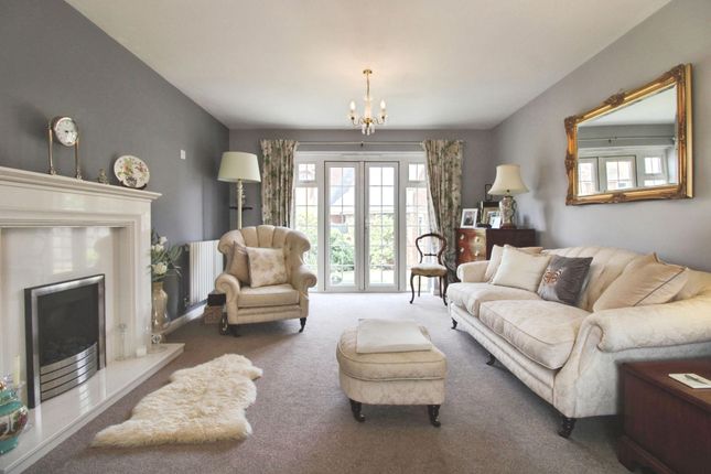 11 Eastbury Way, Swindon photo 2