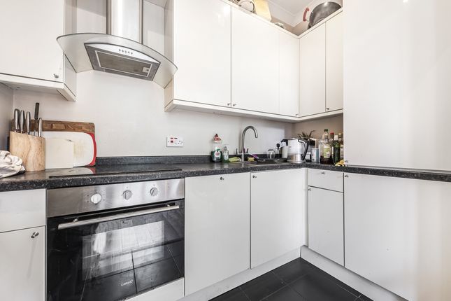 21b, St. Michael's Road, London photo 3