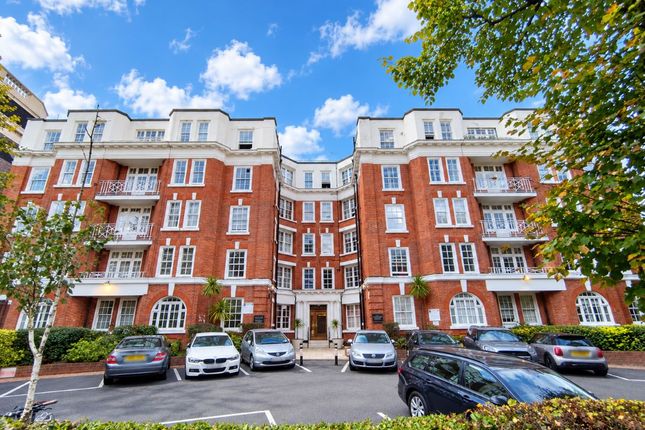 2-bed flat on Grove End Road, London, £425,000