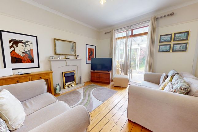 17, Heol Cattwg, Cardiff photo 2