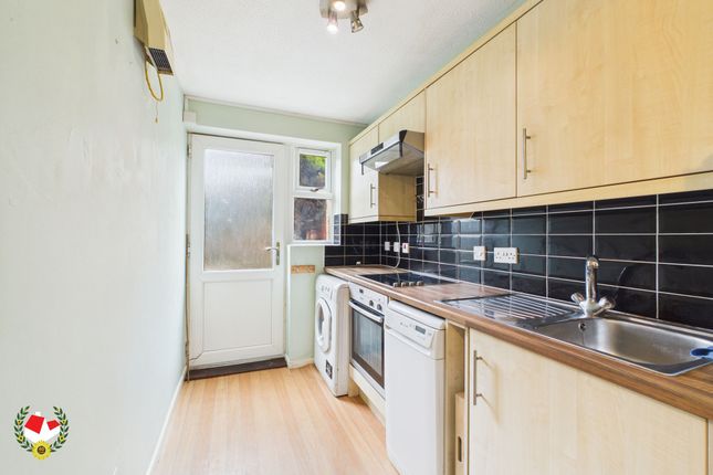 38 Cherrington Drive, Gloucester photo 4