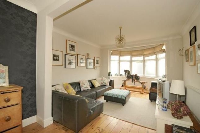 Terraced house to rent in Ellesmere Road, London