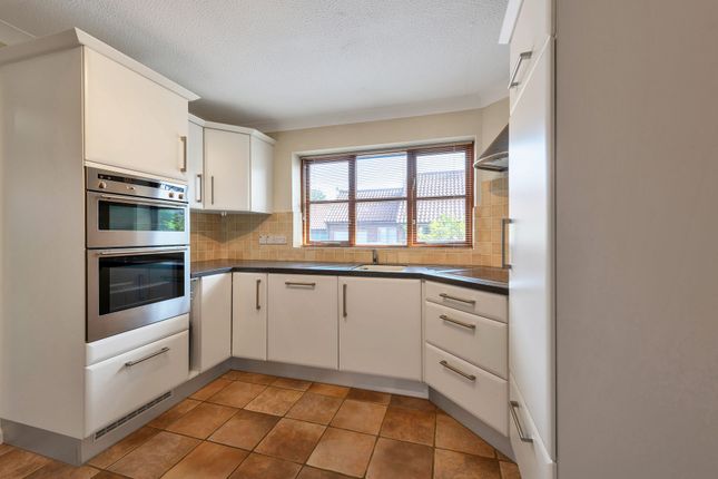 1 Westfield London Road, Royston photo 3