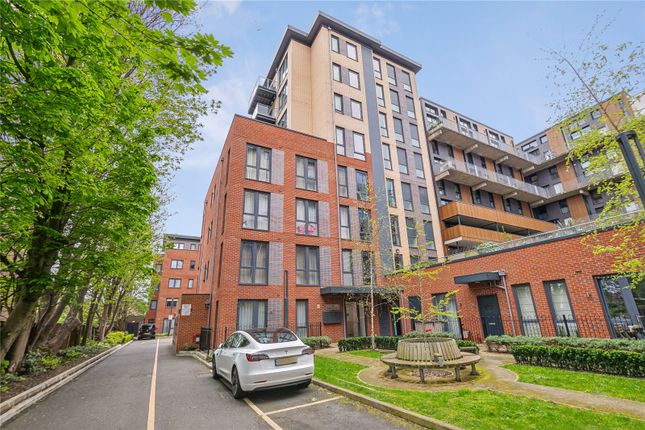 Flat to rent in Leighfield Court, Colonnade Gardens, London
