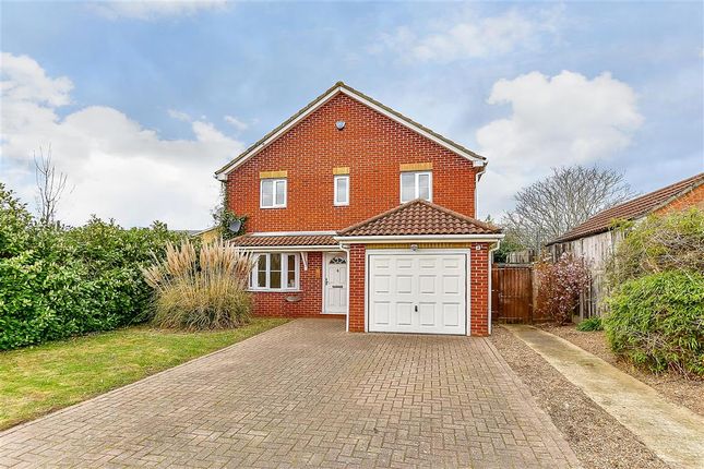 Thumbnail Detached house for sale in The Walk, Hornchurch, Essex