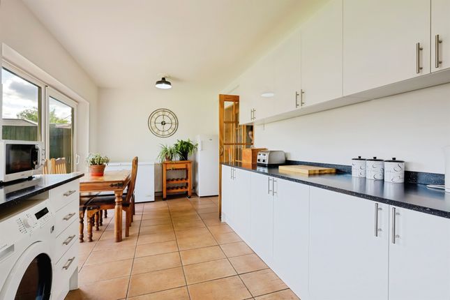 19, Irving Grove, Corby photo 3