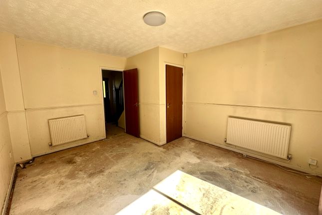 9, Grantown Grove, Walsall photo 3