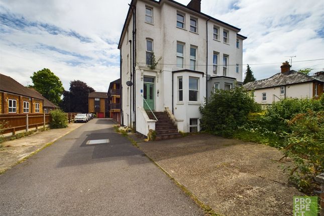 Thumbnail Flat to rent in St. Lukes Road, Maidenhead, Berkshire