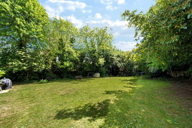 F4, 2, Trinity Crescent, London photo 2
