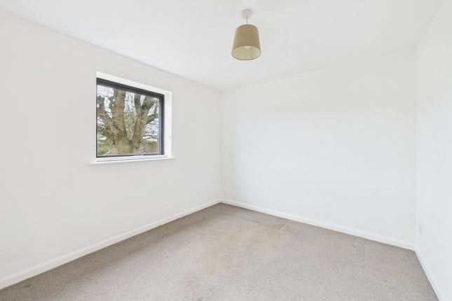 18, Woodley Court, Amersham photo 4