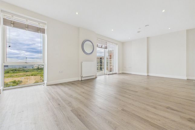 23, Pangea Court, Rainham photo 3