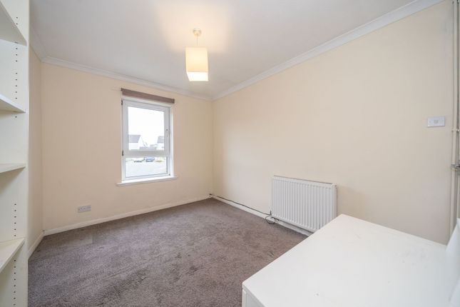 56 Redcraig Road, Livingston photo 4