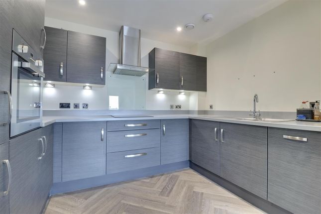 11 South Park Court, 10, Bulbeck Road, Havant photo 2